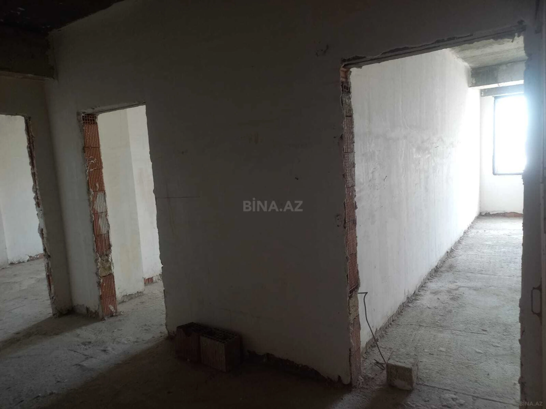 Satılır 2 otaqlı mənzil 118 m²