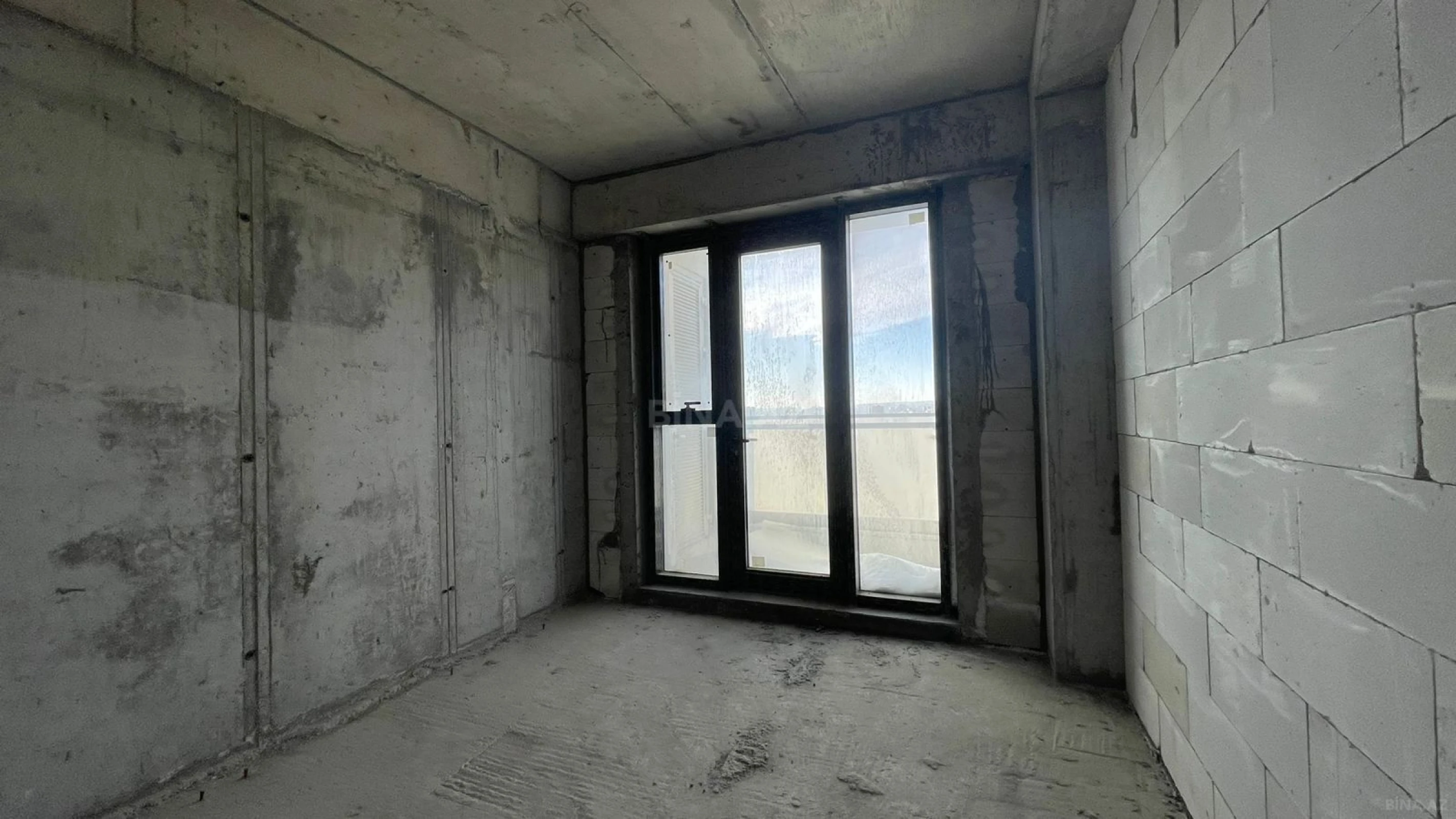 Satılır 2 otaqlı mənzil 109 m²