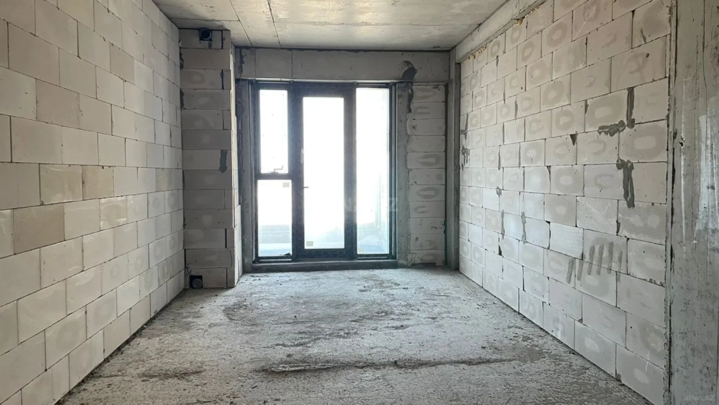 Satılır 2 otaqlı mənzil 109 m²