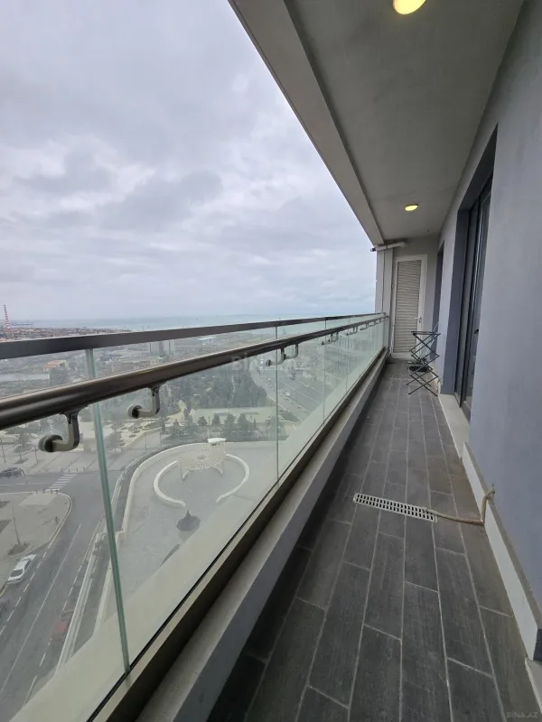 Satılır 2 otaqlı mənzil 109 m²