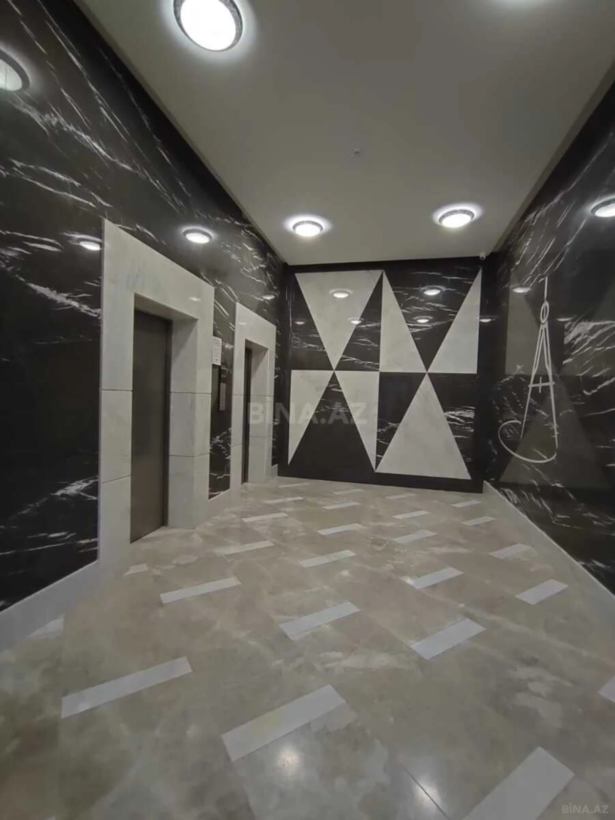 Satılır 2 otaqlı mənzil 109 m²