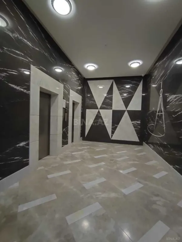 Satılır 2 otaqlı mənzil 109 m²