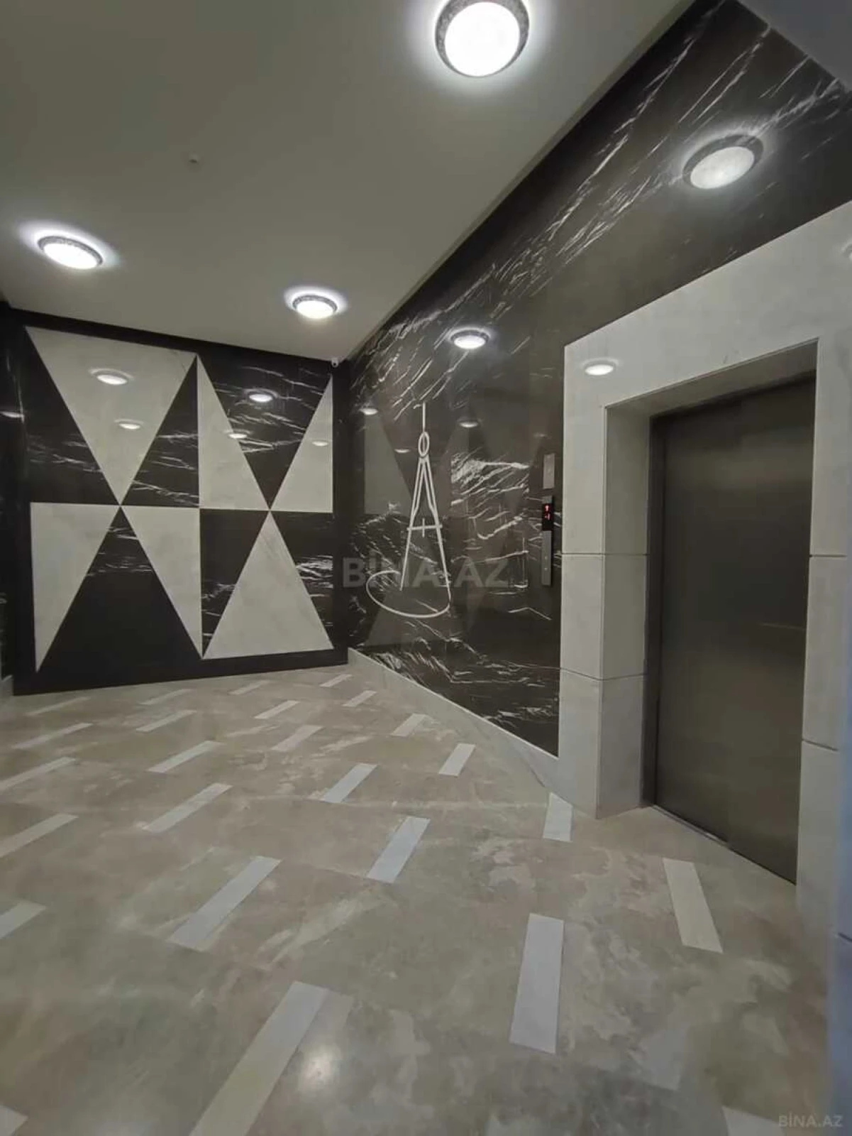 Satılır 2 otaqlı mənzil 109 m²