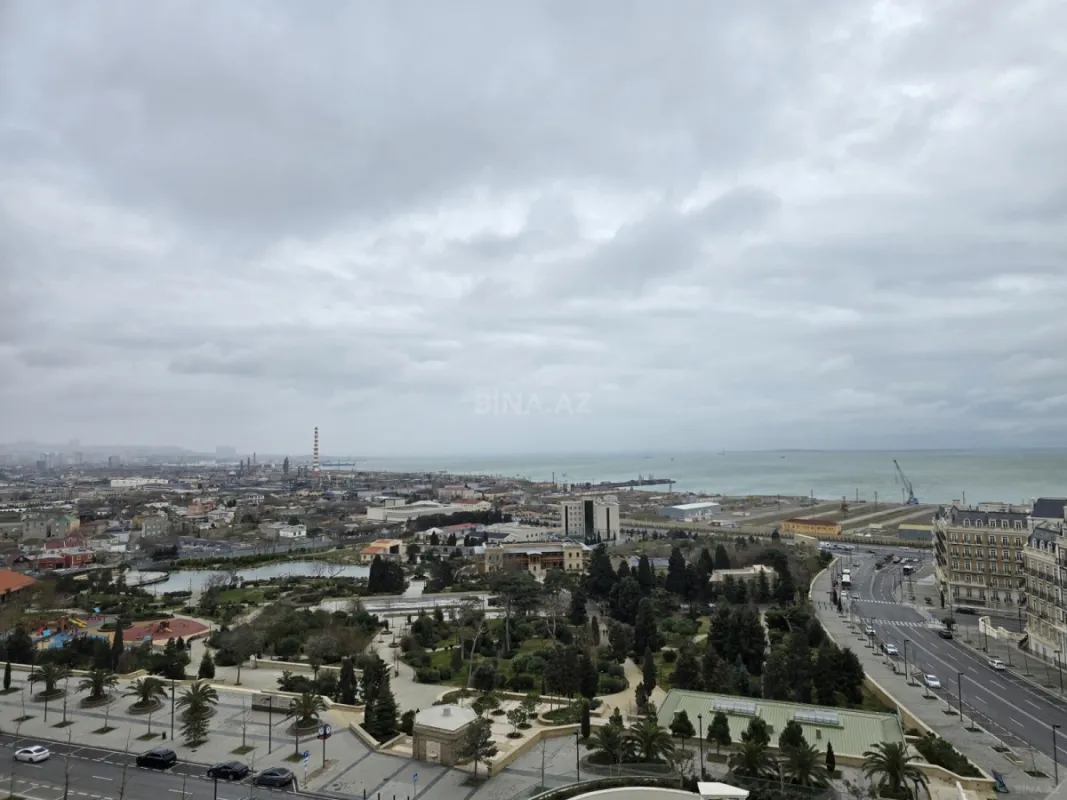 Satılır 2 otaqlı mənzil 109 m²