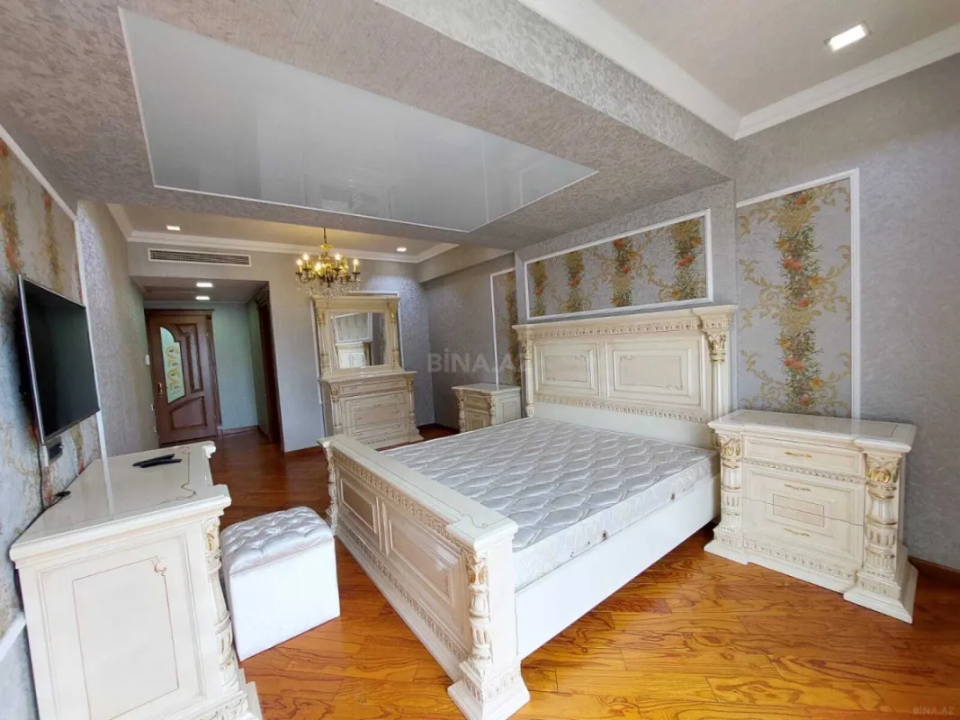 Kirayə verilir 5 otaqlı mənzil 300 m²