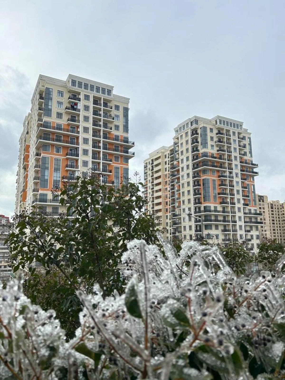 Satılır 1 otaqlı mənzil 65 m²