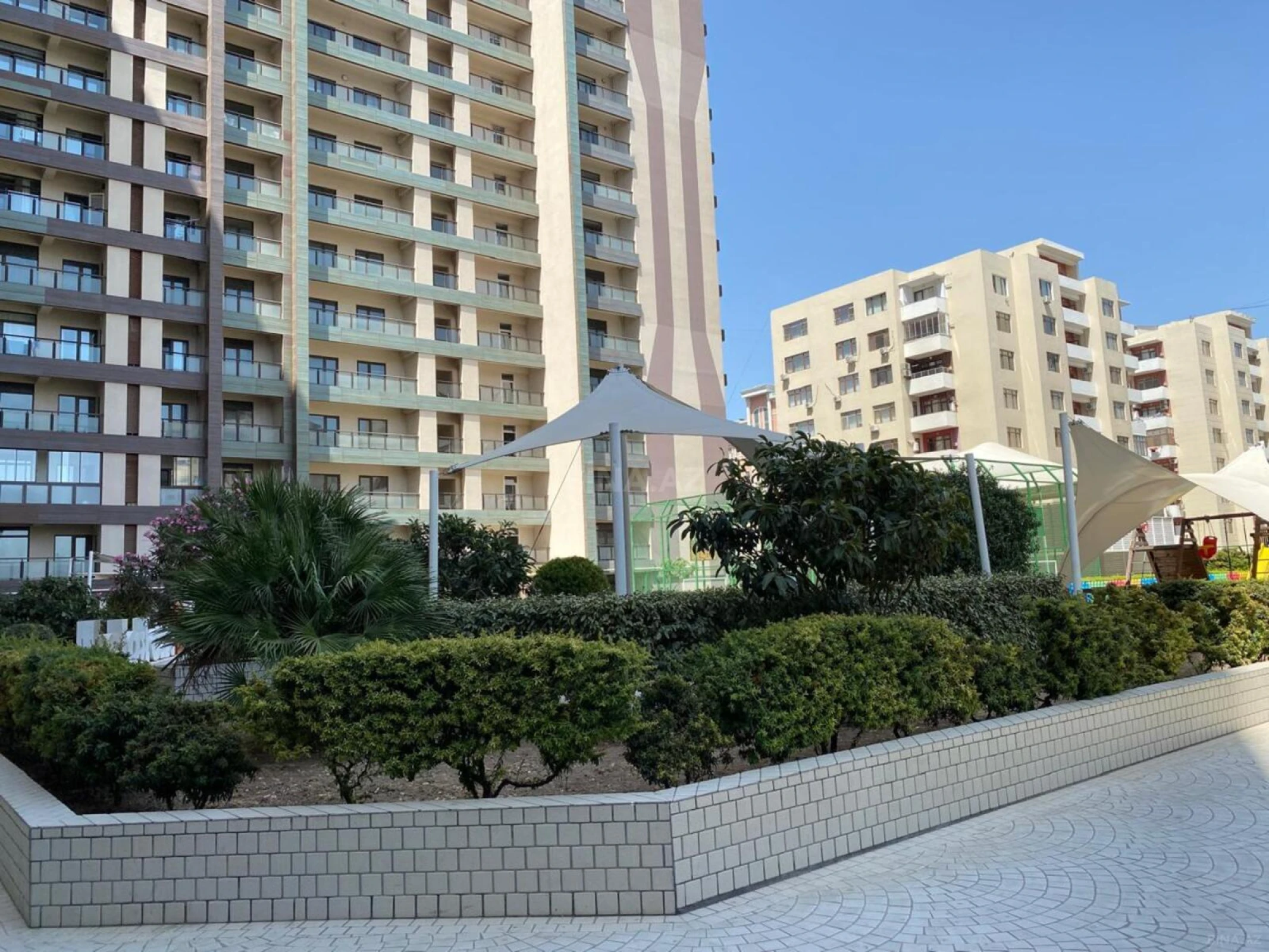 Satılır 2 otaqlı mənzil 85 m²