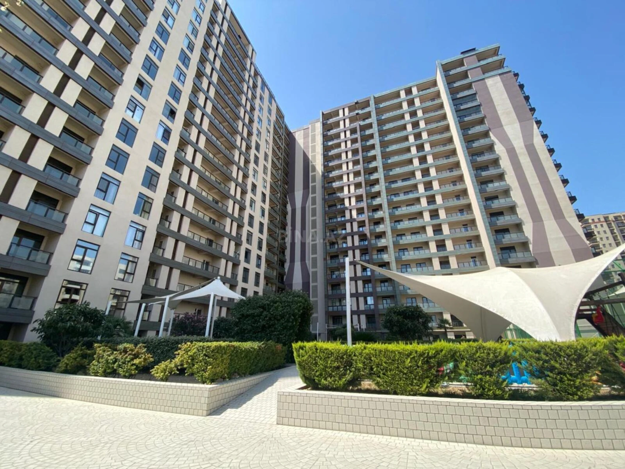 Satılır 2 otaqlı mənzil 85 m²