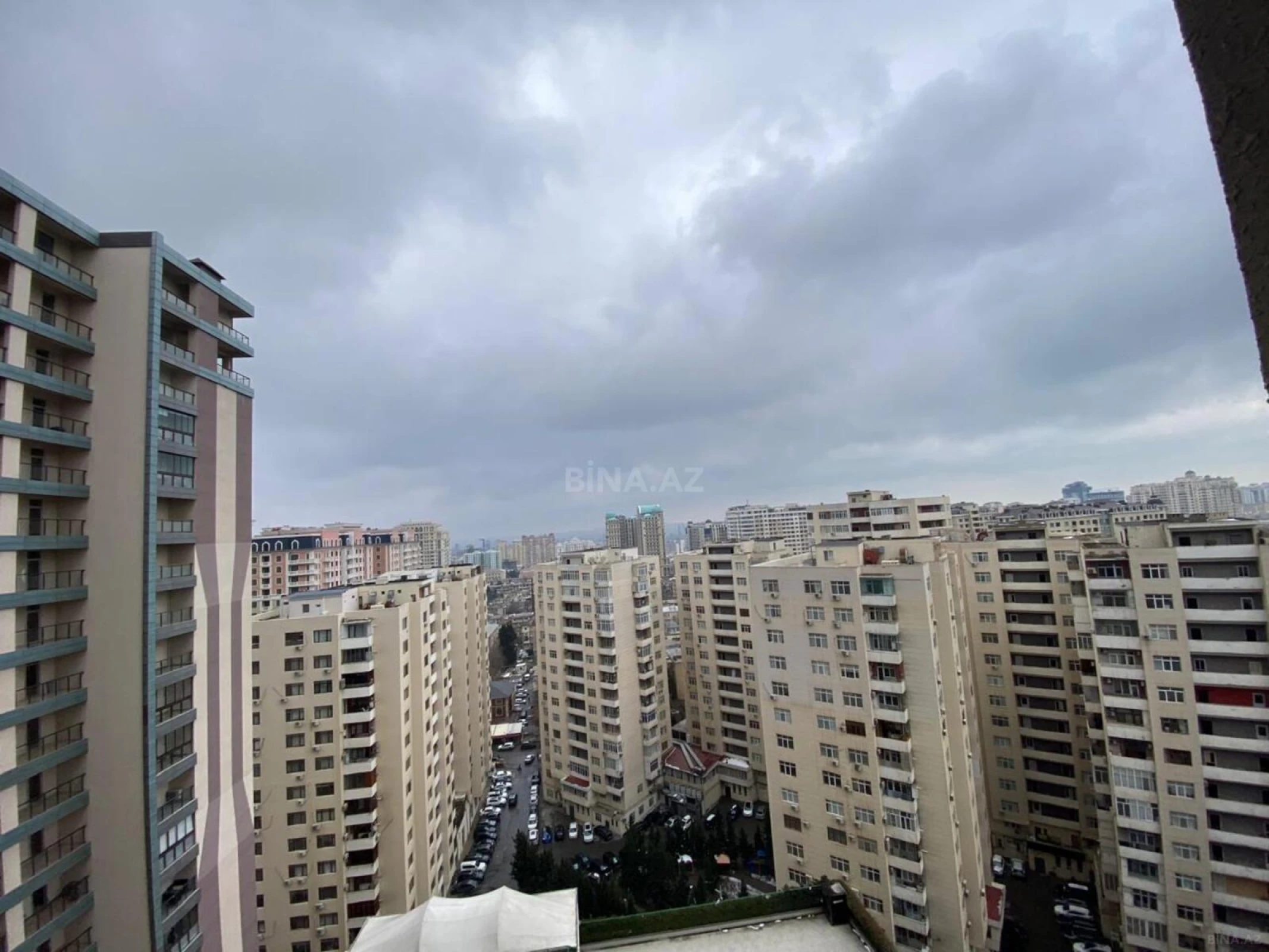 Satılır 2 otaqlı mənzil 85 m²