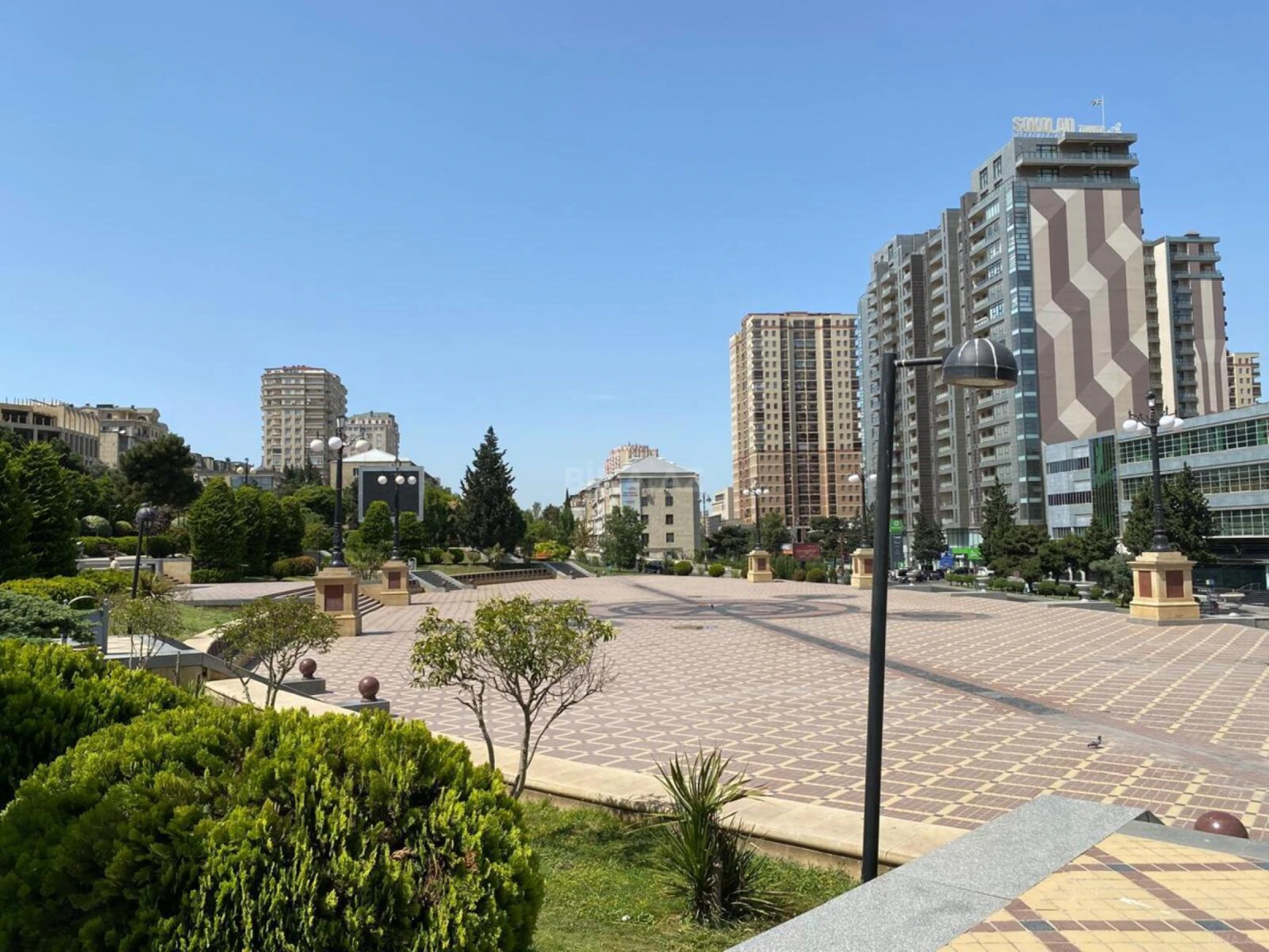 Satılır 2 otaqlı mənzil 85 m²