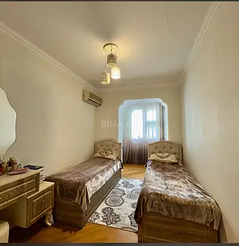 Satılır 4 otaqlı mənzil 120 m²