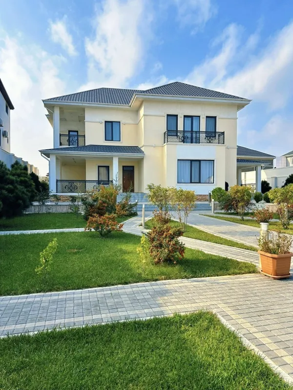 Satılır 6 otaqlı həyət evi 350 m²