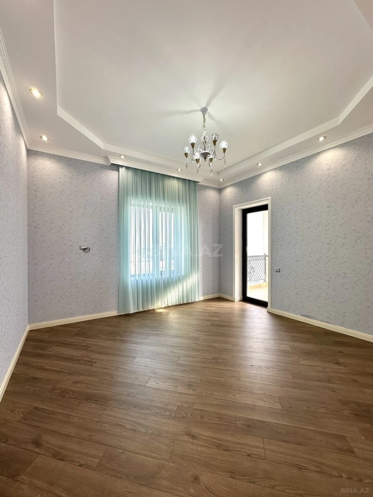 Satılır 6 otaqlı həyət evi 350 m²