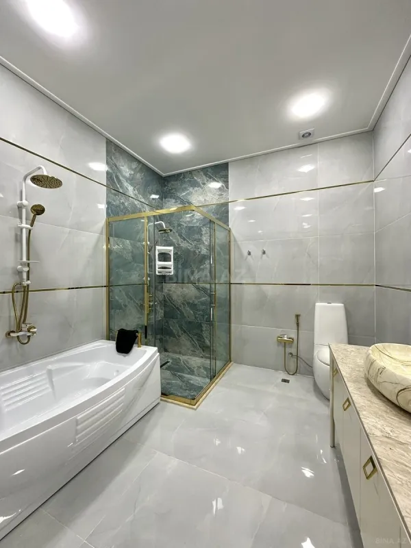 Satılır 6 otaqlı həyət evi 350 m²