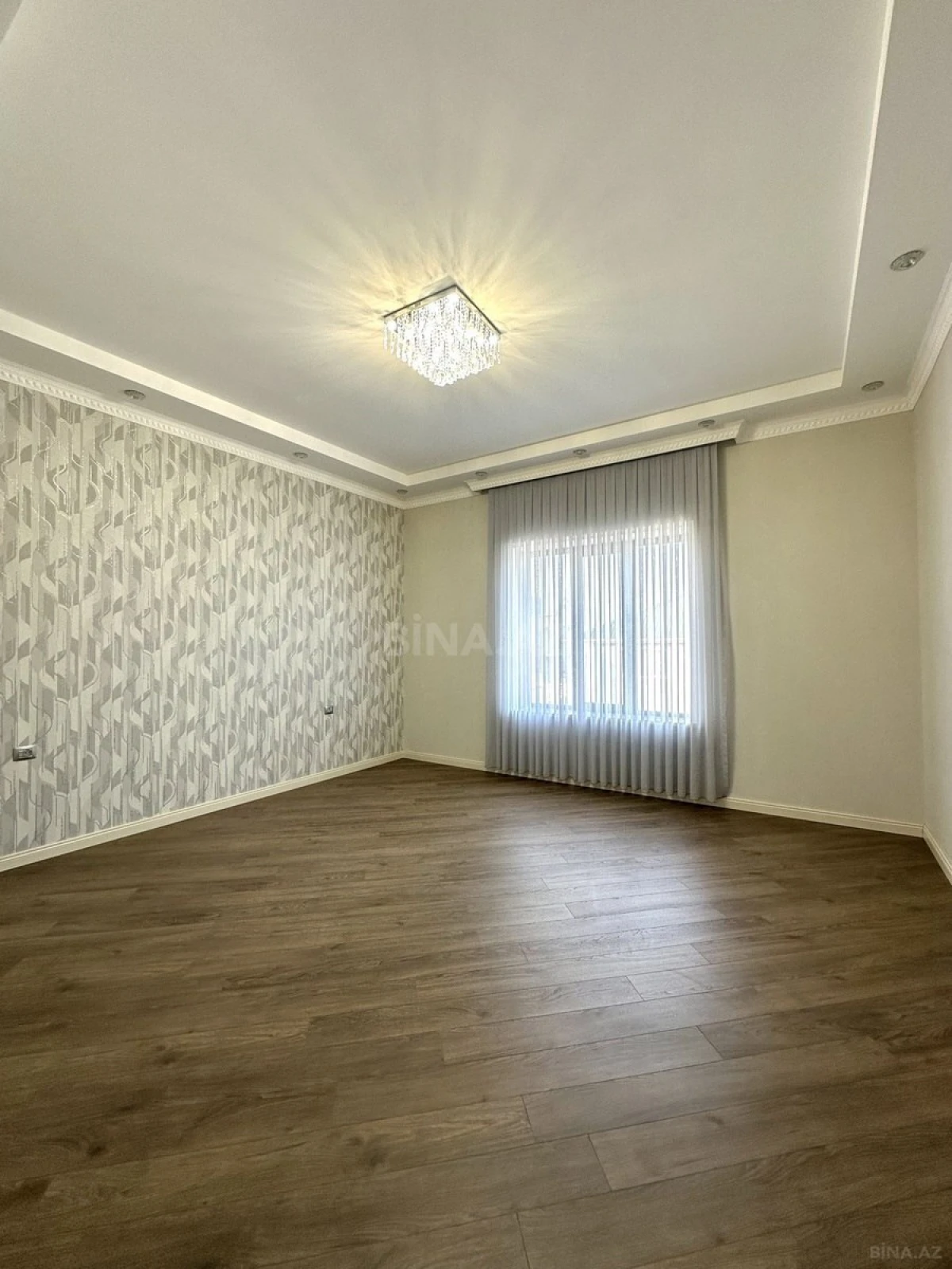 Satılır 6 otaqlı həyət evi 350 m²