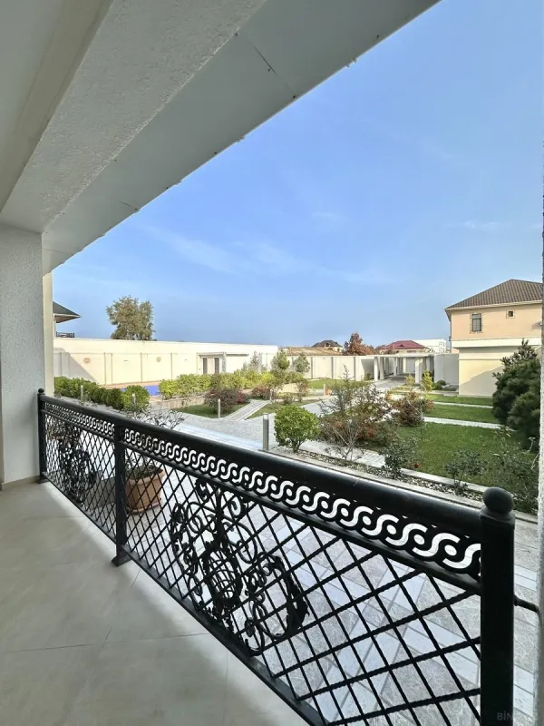 Satılır 6 otaqlı həyət evi 350 m²