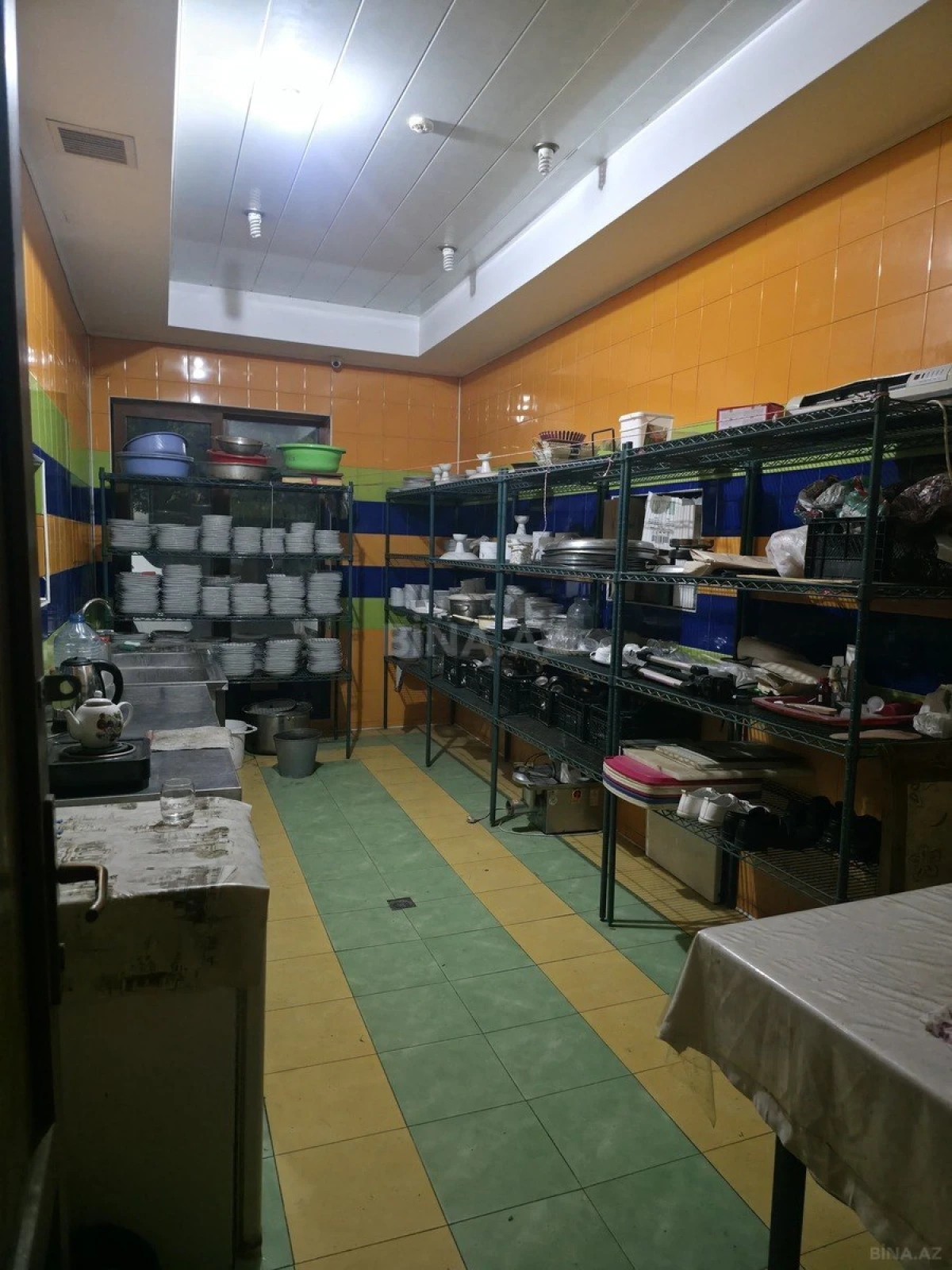 Kirayə verilir obyekt 900 m²