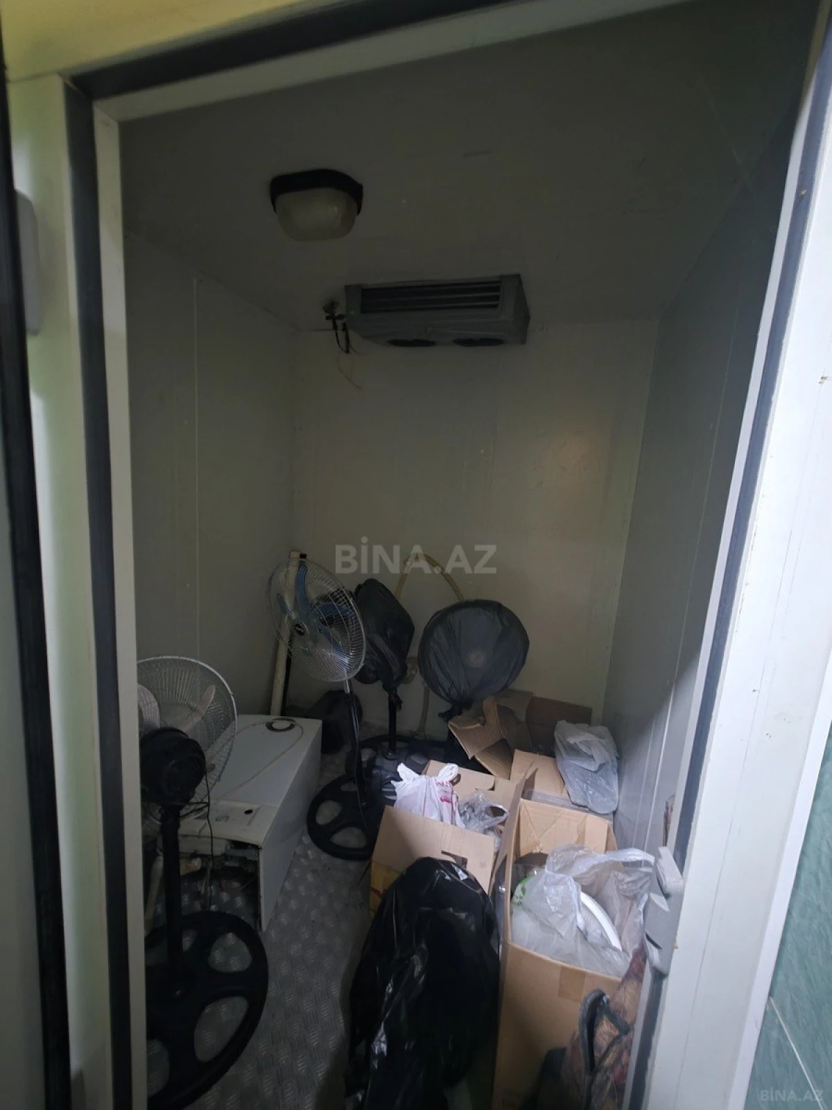 Kirayə verilir obyekt 900 m²