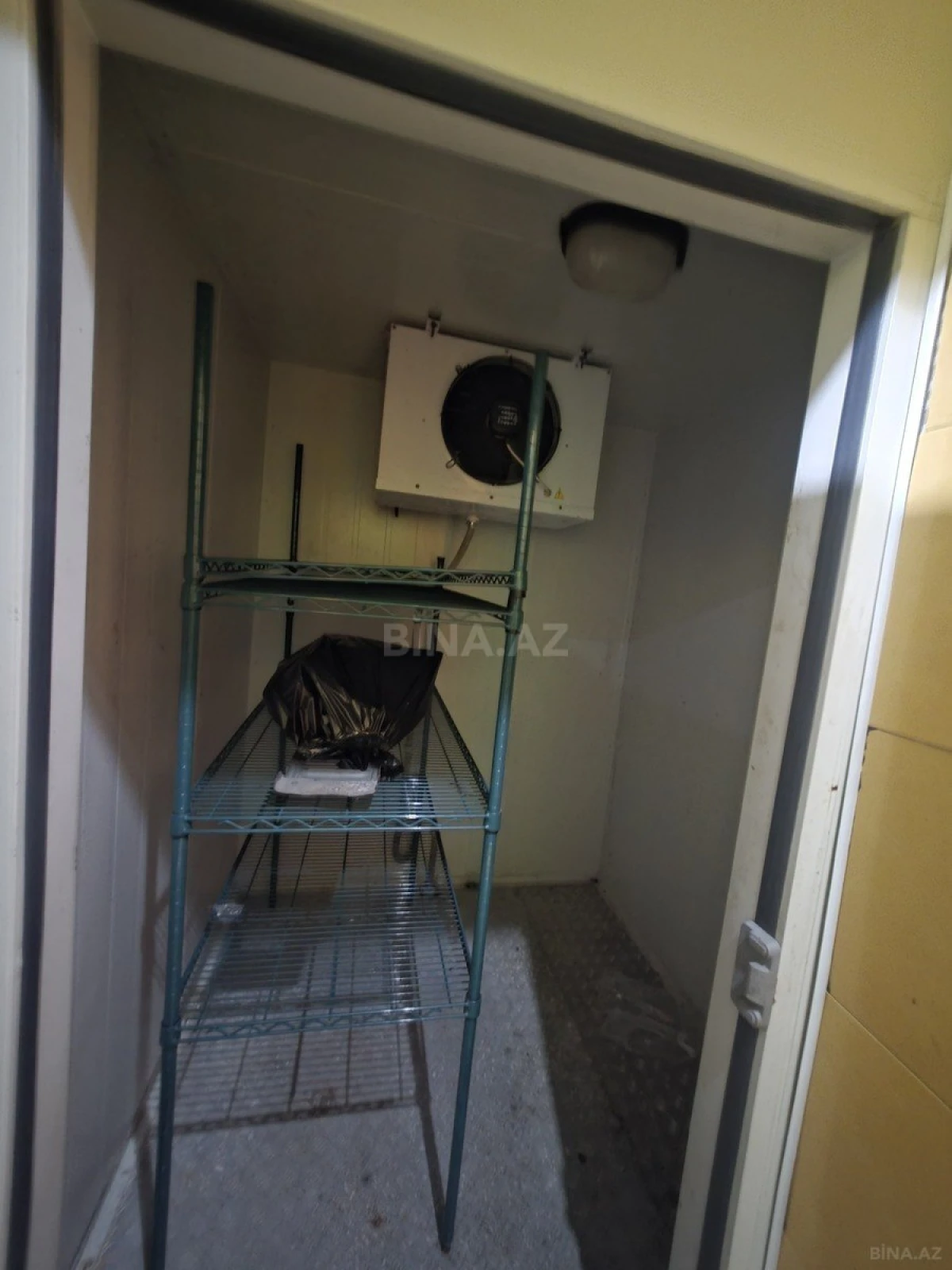 Kirayə verilir obyekt 900 m²