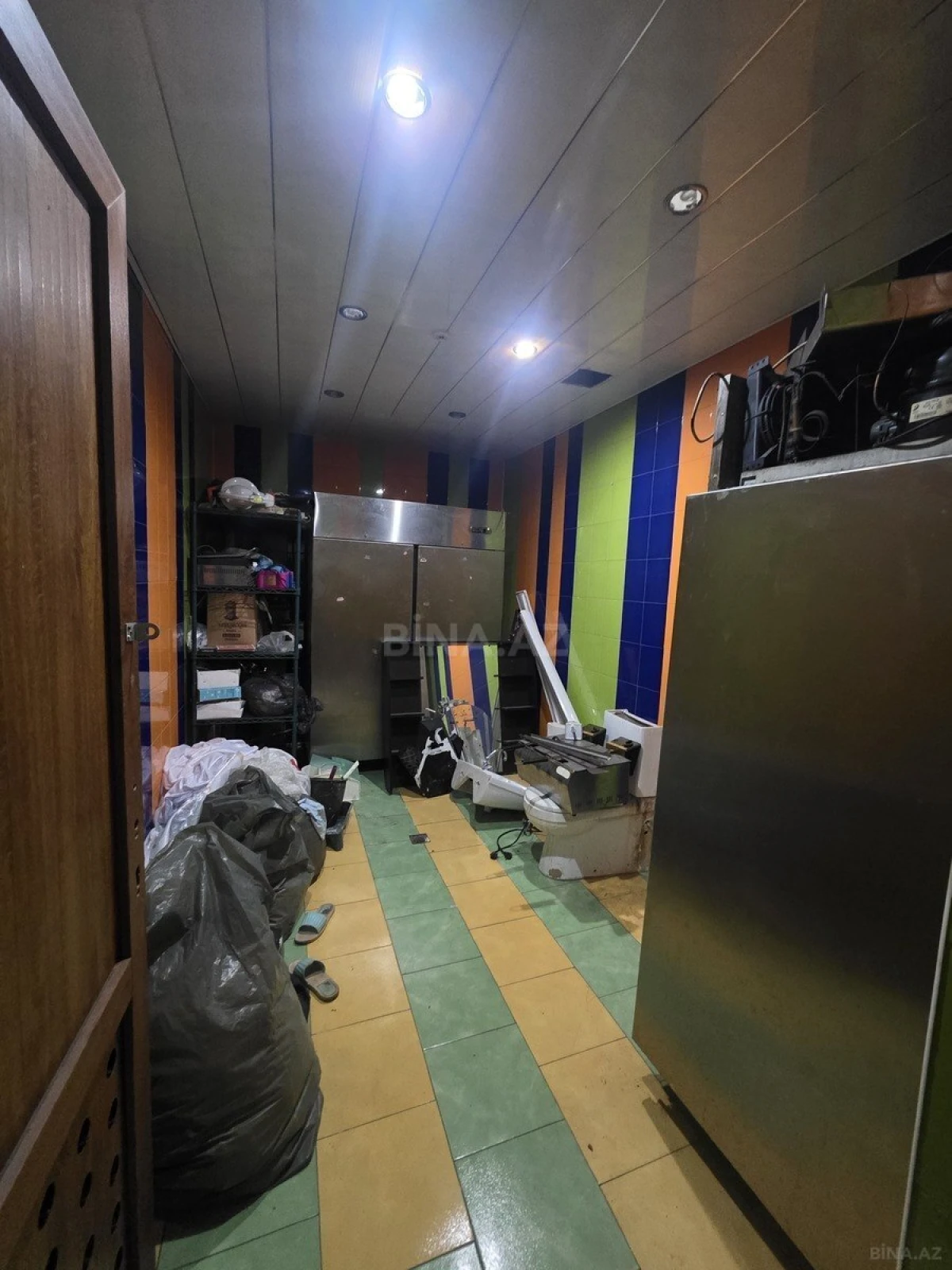 Kirayə verilir obyekt 900 m²