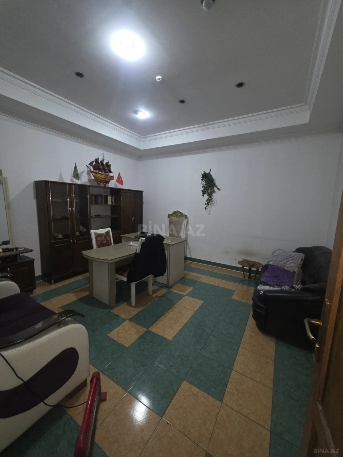 Kirayə verilir obyekt 900 m²