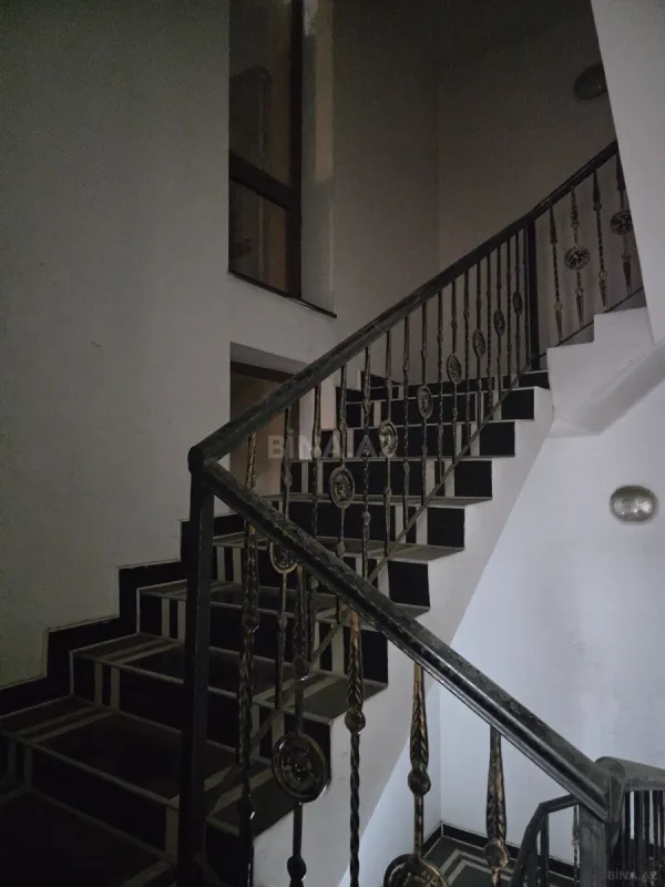 Kirayə verilir obyekt 900 m²