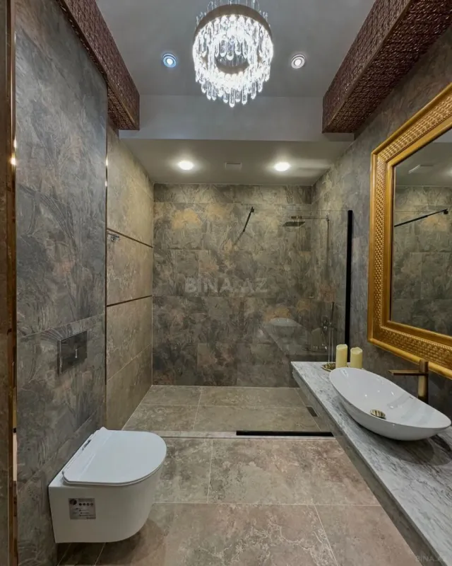 Satılır 3 otaqlı mənzil 135 m²