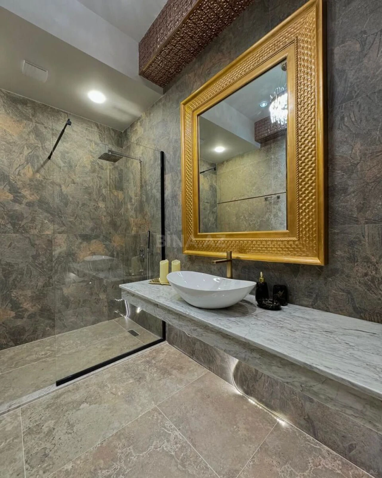 Satılır 3 otaqlı mənzil 135 m²