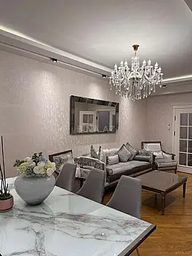 Satılır 3 otaqlı mənzil 135 m²