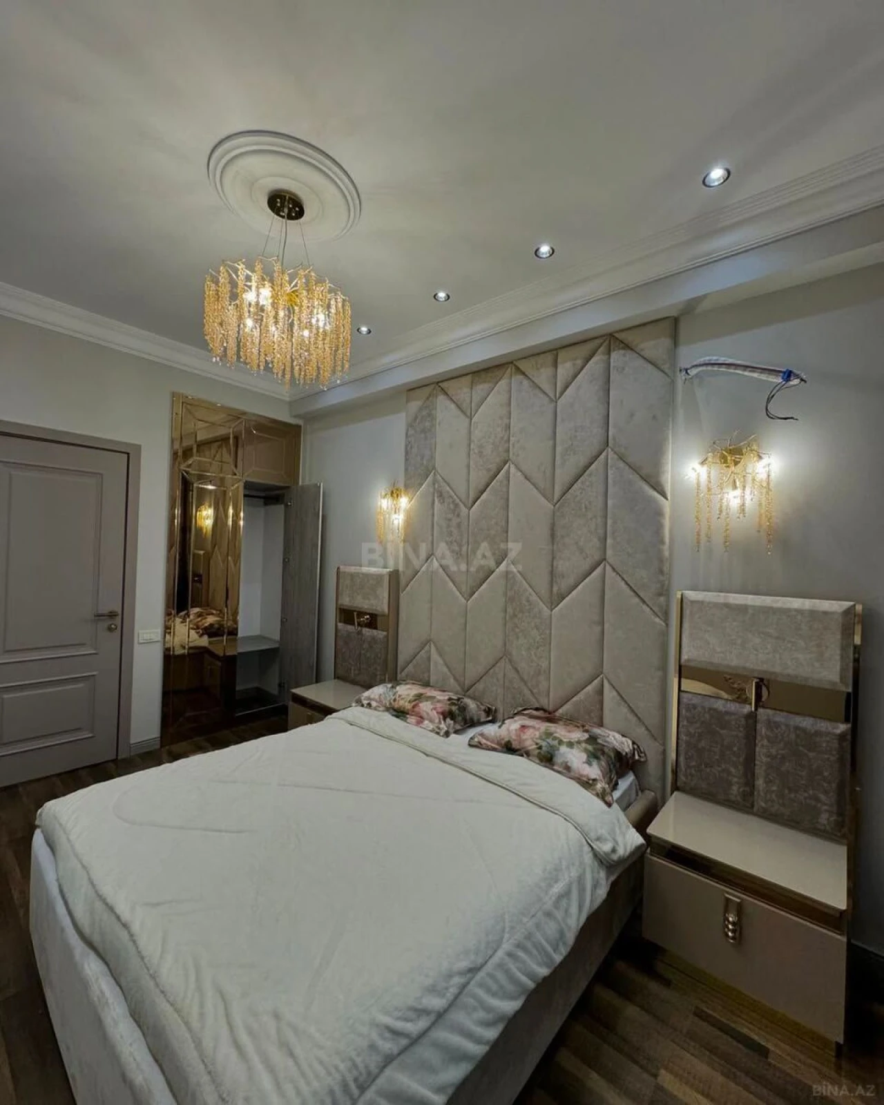 Satılır 3 otaqlı mənzil 135 m²