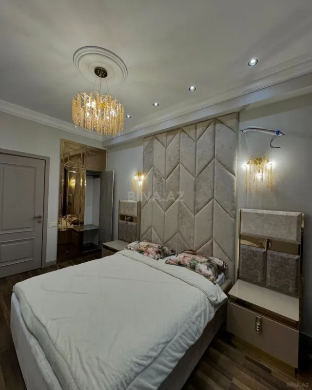 Satılır 3 otaqlı mənzil 135 m²