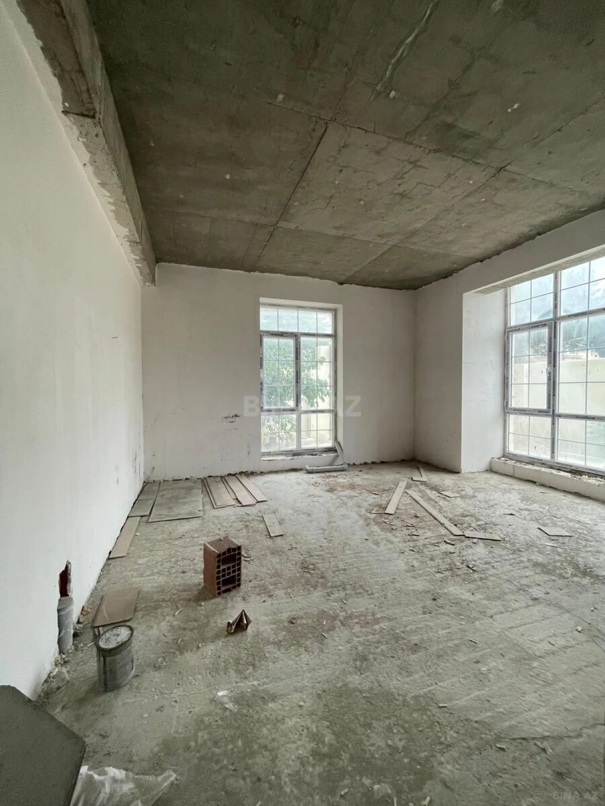 Satılır 3 otaqlı mənzil 130 m²