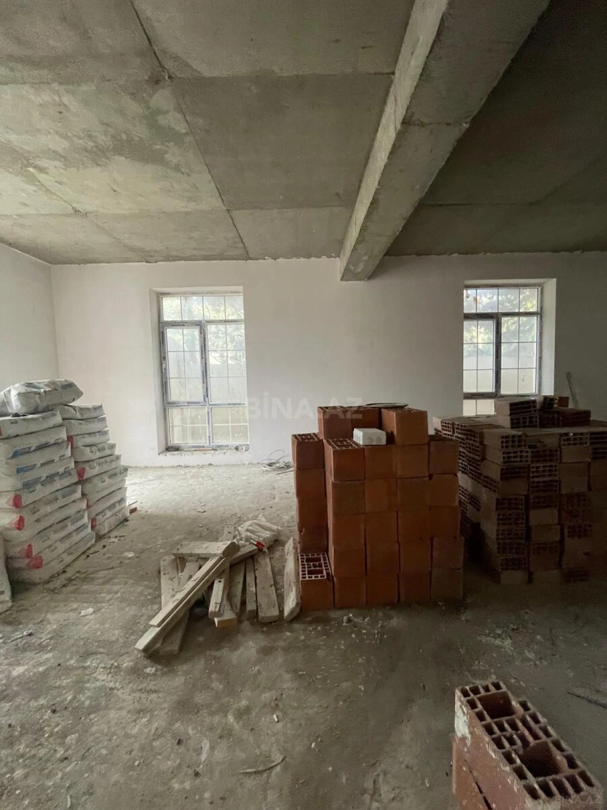 Satılır 3 otaqlı mənzil 130 m²