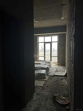 Satılır 4 otaqlı mənzil 135 m²