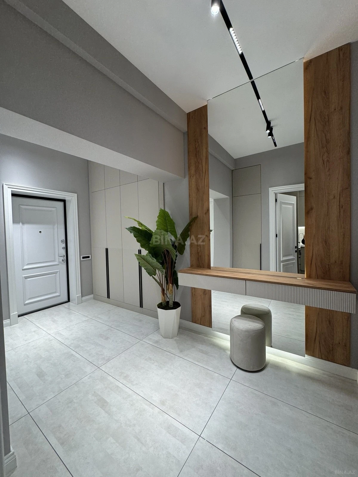 Satılır 2 otaqlı mənzil 68 m²