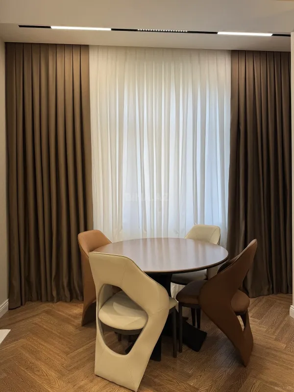 Satılır 2 otaqlı mənzil 68 m²