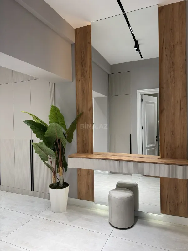 Satılır 2 otaqlı mənzil 68 m²