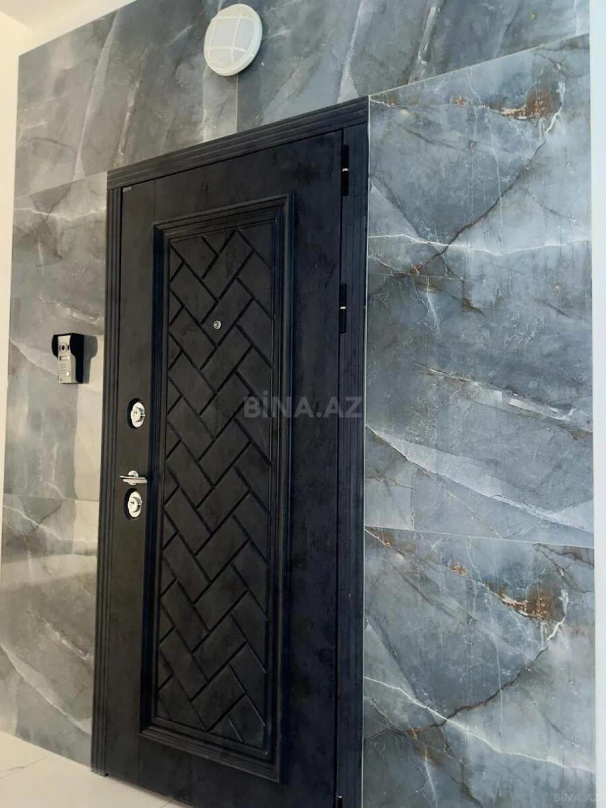 Satılır 3 otaqlı mənzil 110 m²