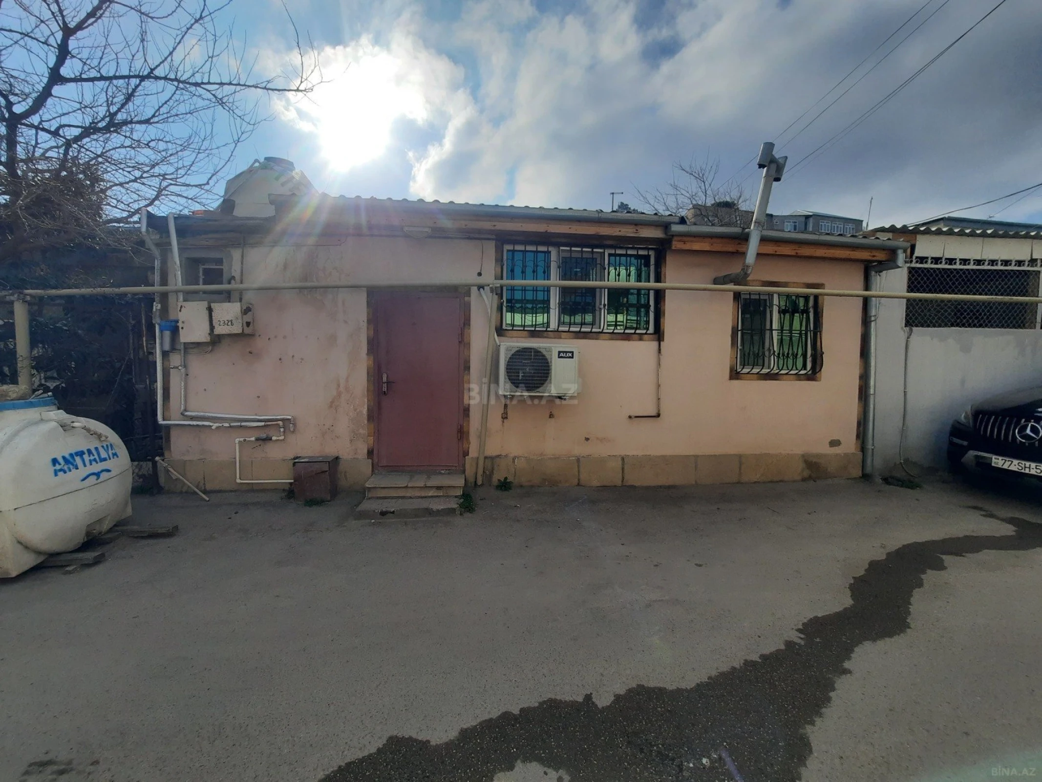 Satılır 2 otaqlı həyət evi 65 m²