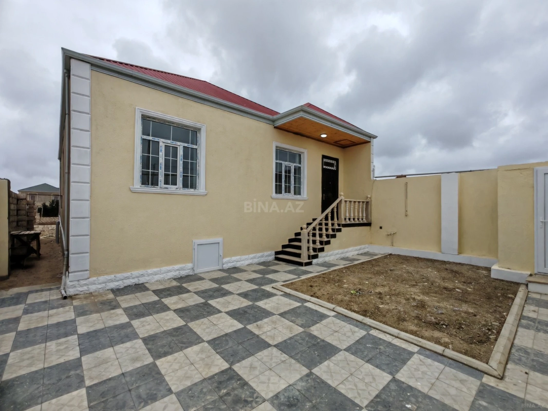 Satılır 4 otaqlı həyət evi 120 m²