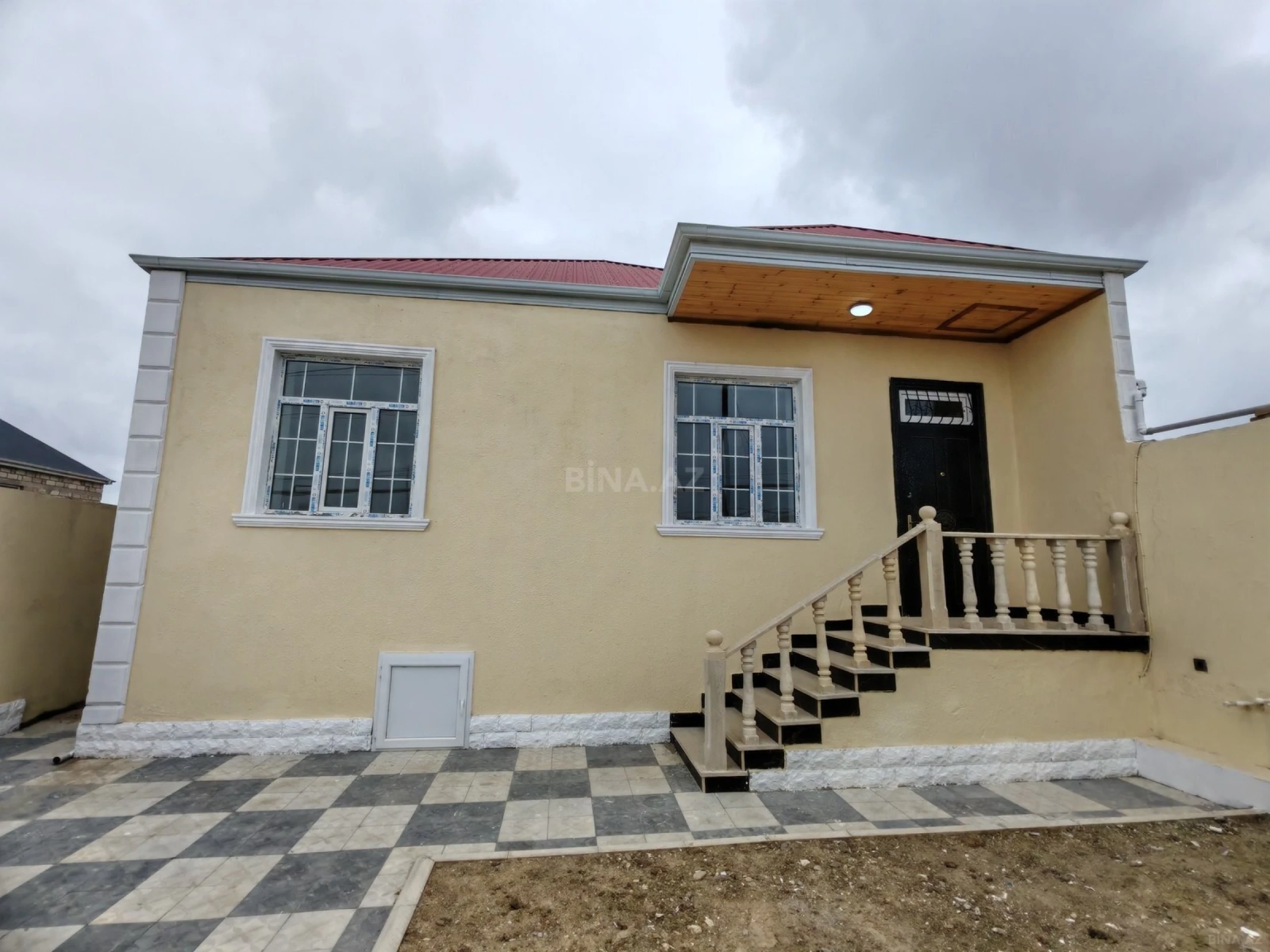 Satılır 4 otaqlı həyət evi 120 m²