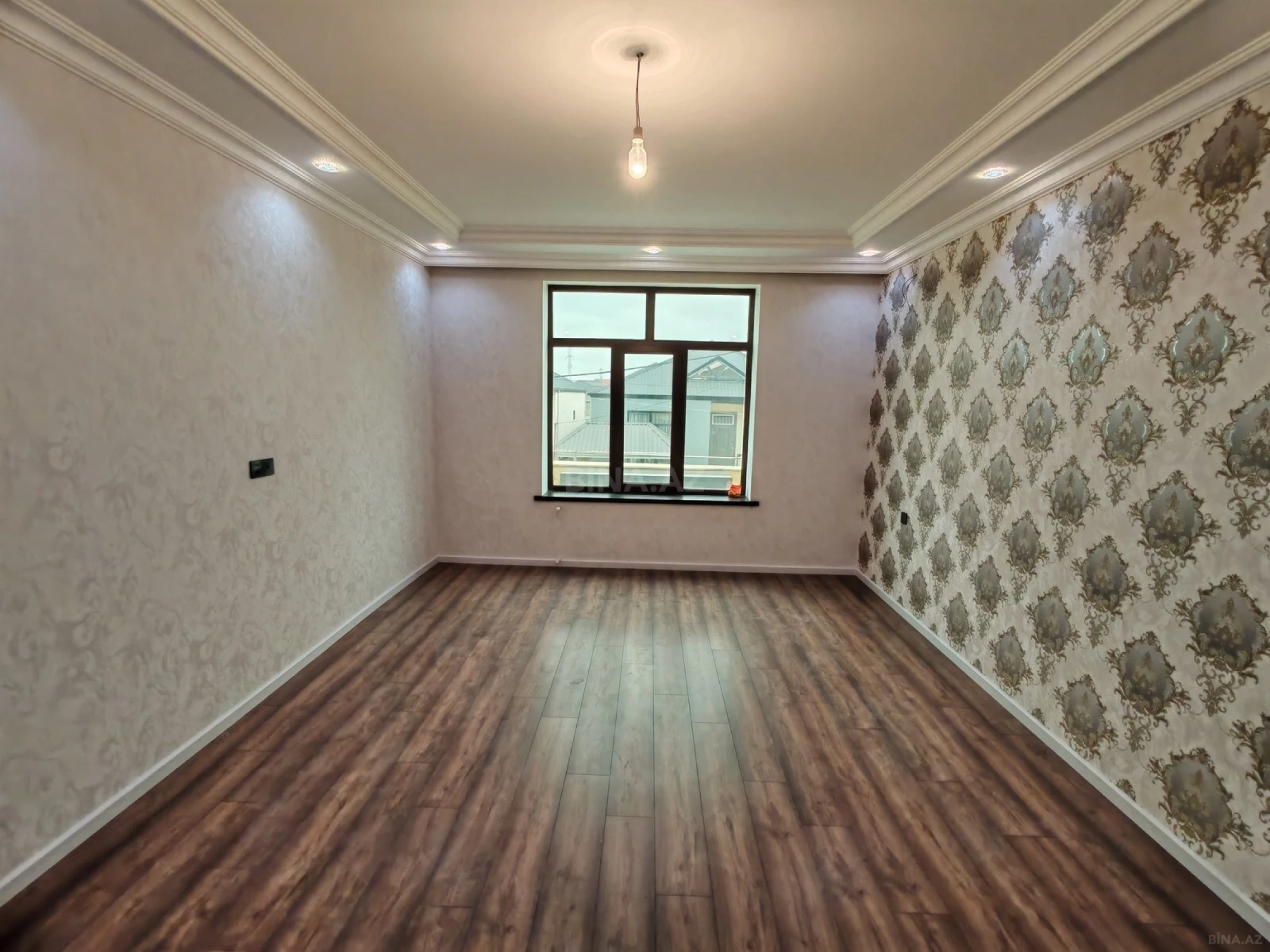 Satılır 4 otaqlı həyət evi 202 m²