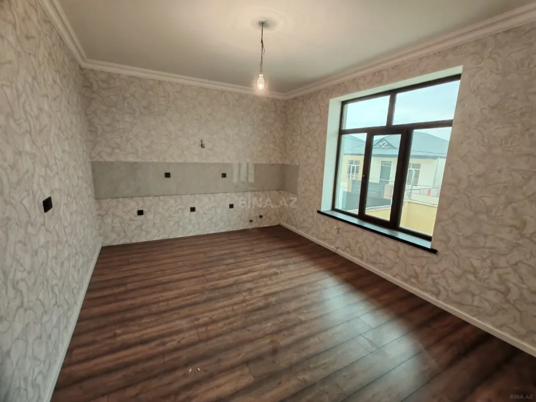 Satılır 4 otaqlı həyət evi 202 m²
