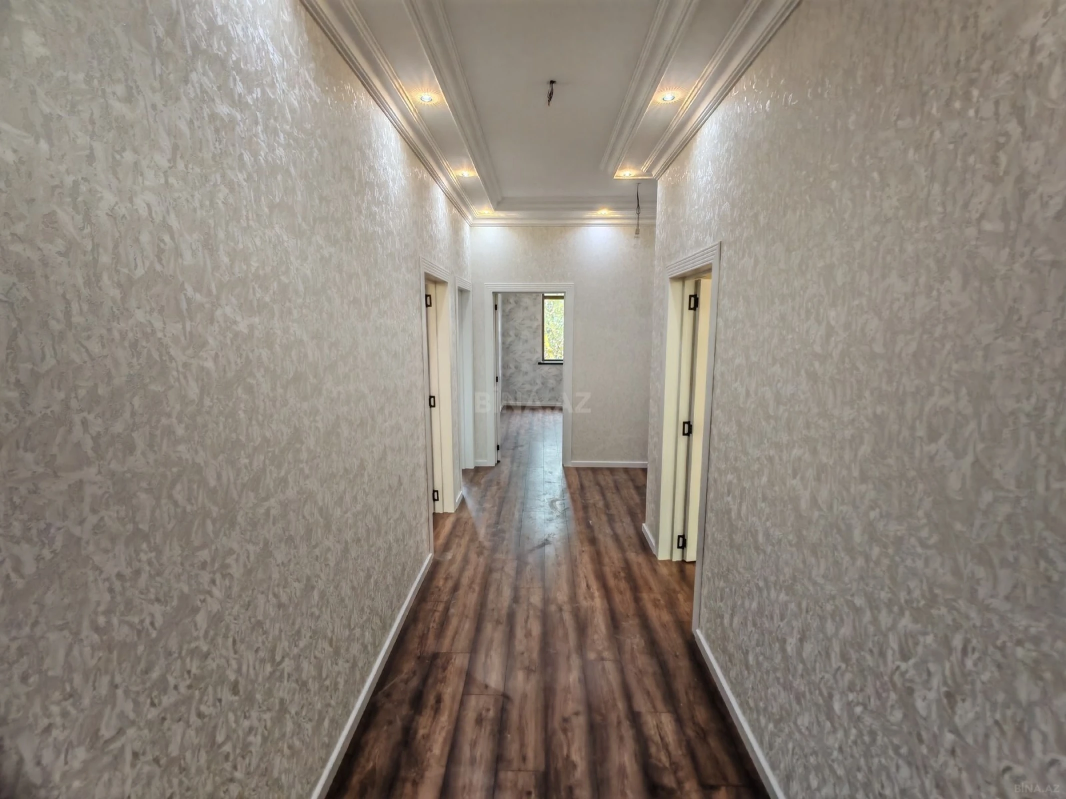 Satılır 4 otaqlı həyət evi 202 m²