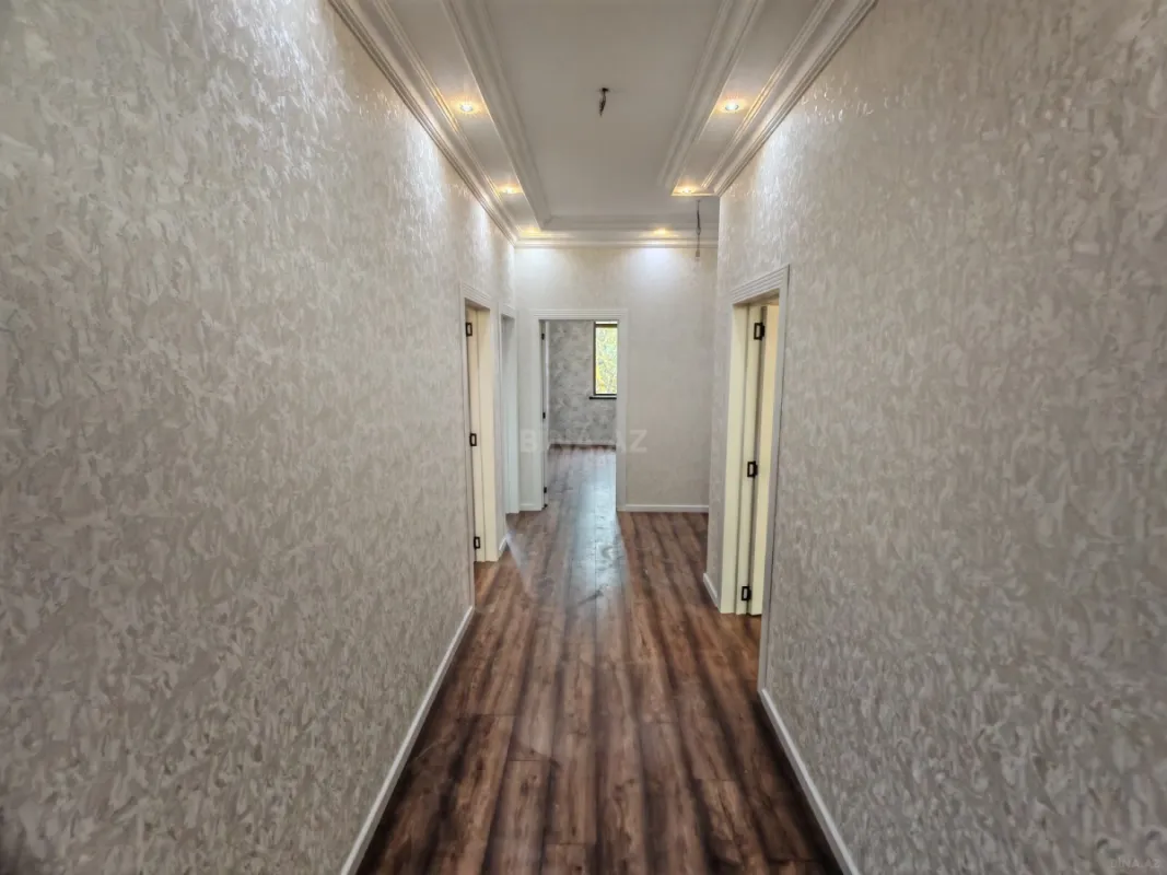 Satılır 4 otaqlı həyət evi 202 m²