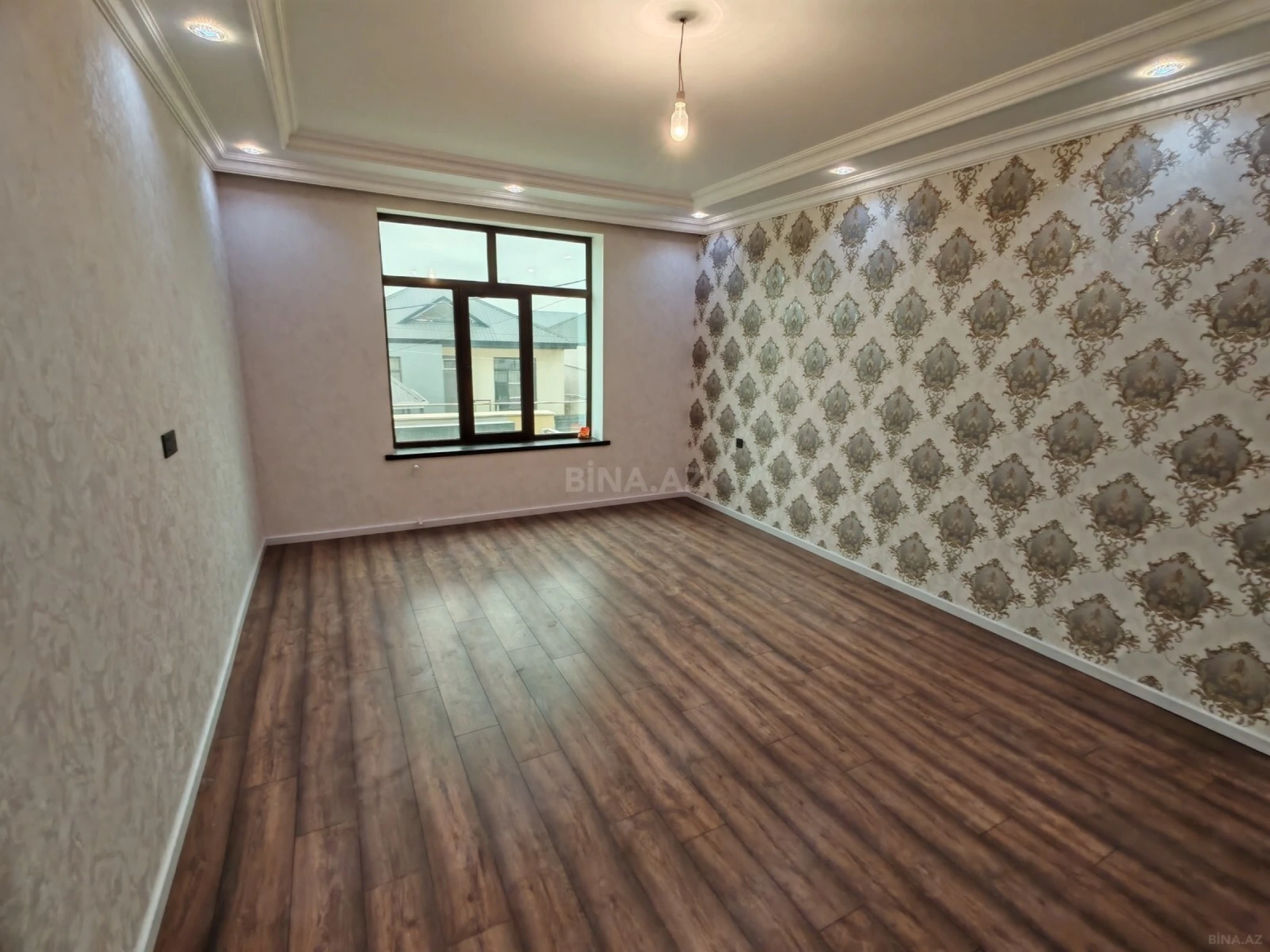 Satılır 4 otaqlı həyət evi 202 m²