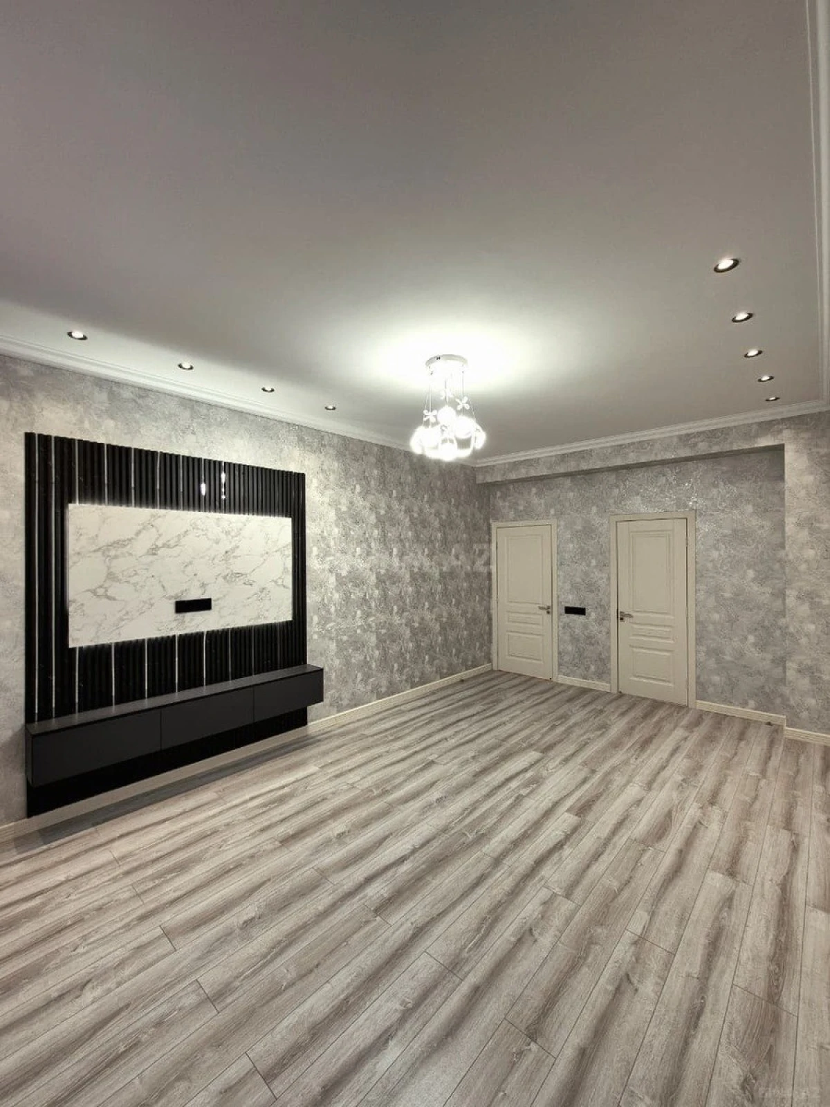 Satılır 3 otaqlı mənzil 145 m²