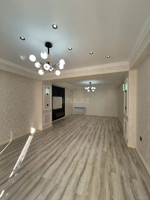 Satılır 3 otaqlı mənzil 145 m²