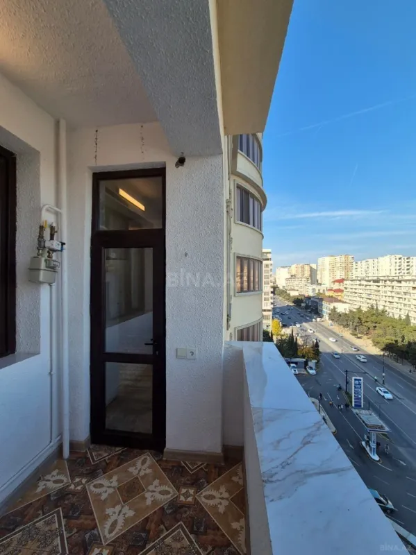 Satılır 3 otaqlı mənzil 145 m²