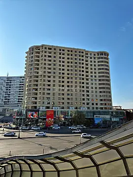 Satılır 3 otaqlı mənzil 145 m²